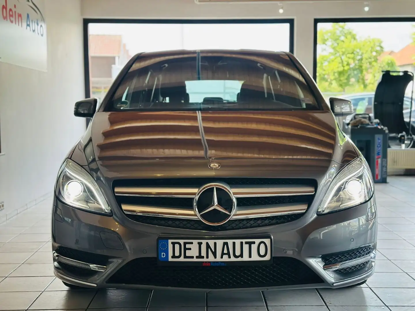 Mercedes-Benz B 220 4Matic*Automatic*Leder*Navi* Gri - 2