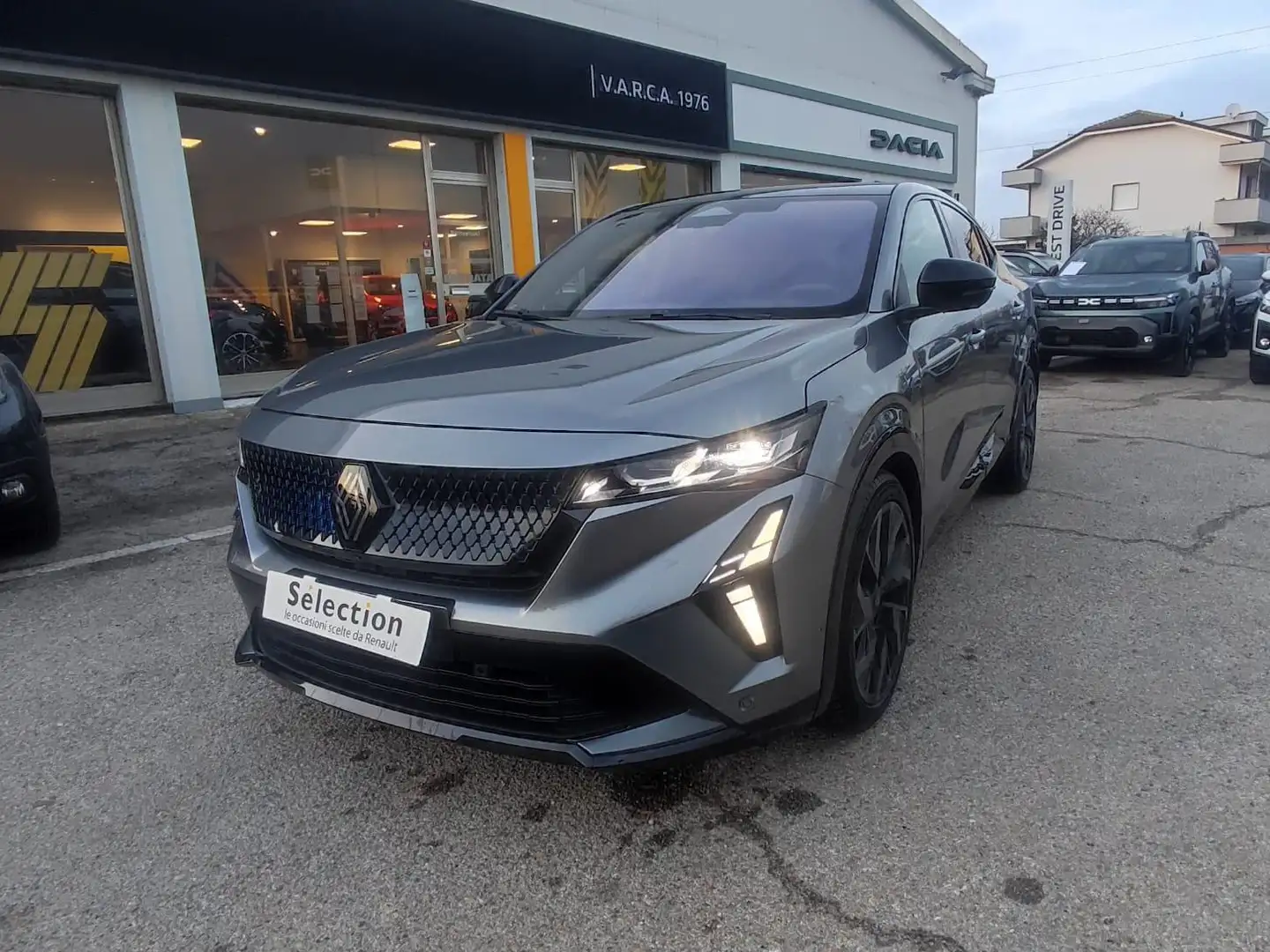 Renault Rafale 1.2 e-Tech full hybrid esprit Alpine 200cv auto Gris - 2