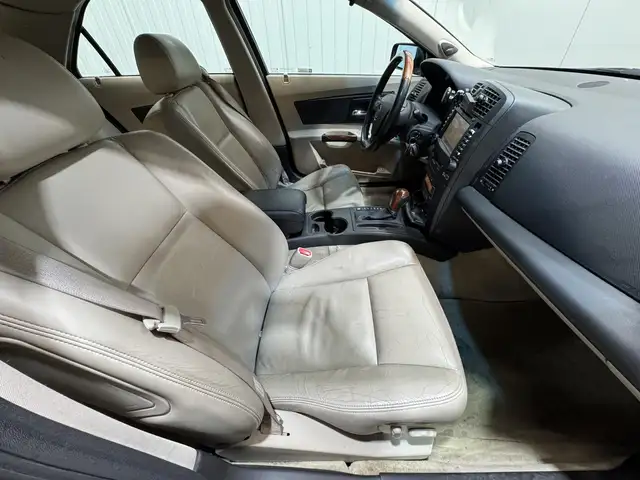 Cadillac CTS view 12