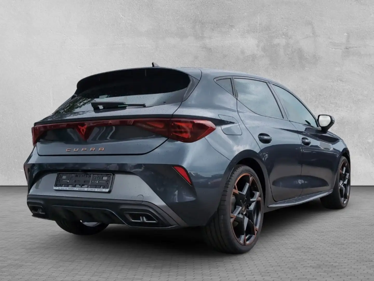 CUPRA Leon / UPE: 47.825,- € / 1.5 eTSI DSG ACC MATRIX-LED SH Gris - 2