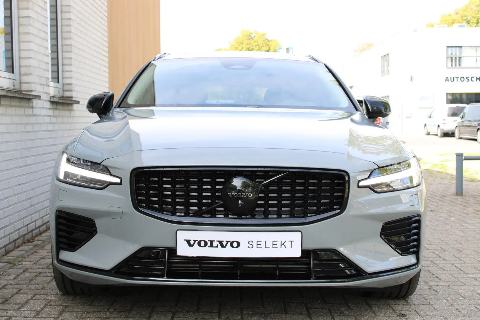 Volvo V60 T8 Automaat Plug-in hybrid AWD Ultra Dark | Vapour Gris - 2