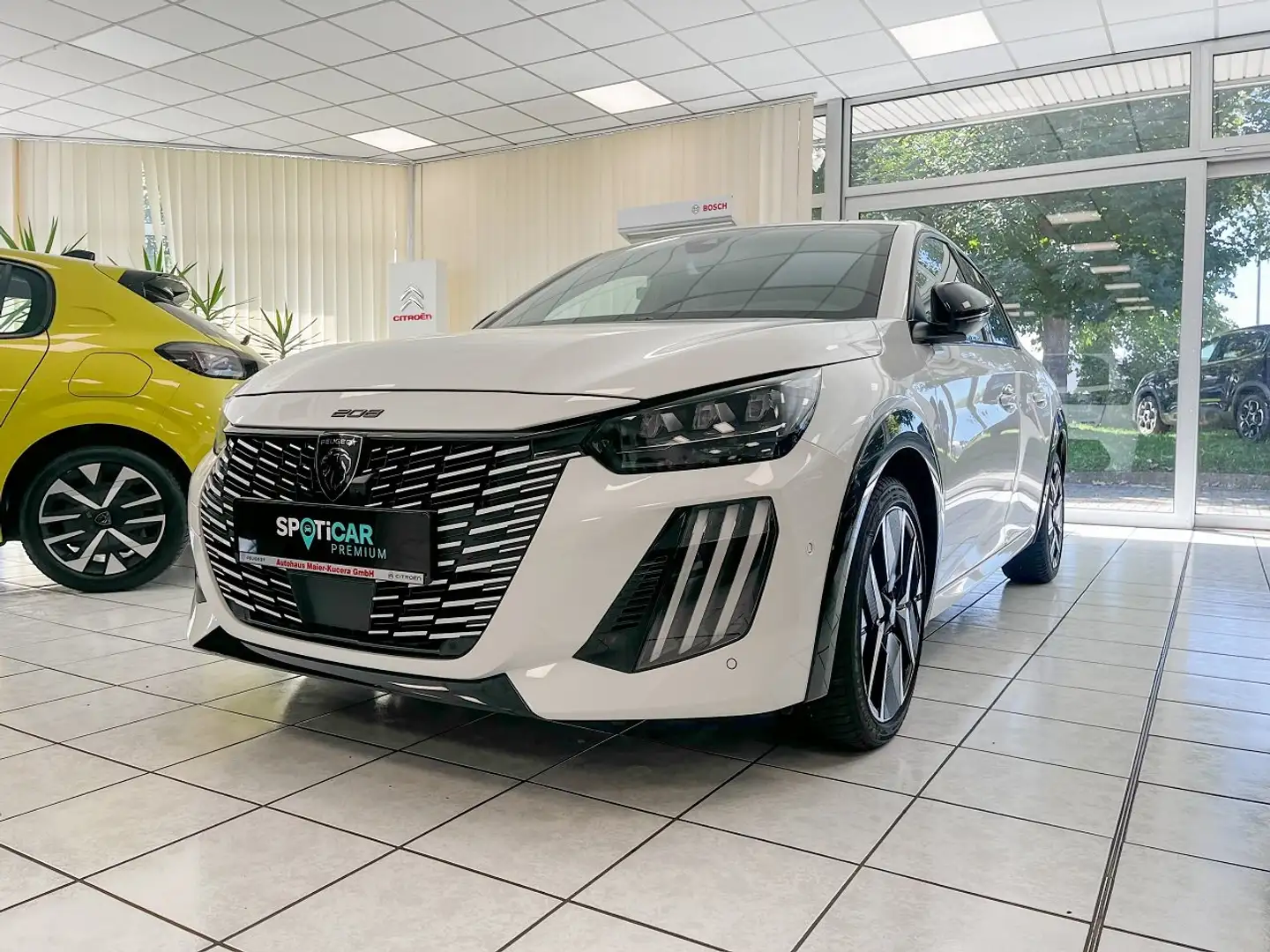 Peugeot 208 Hybrid GT Weiß - 1