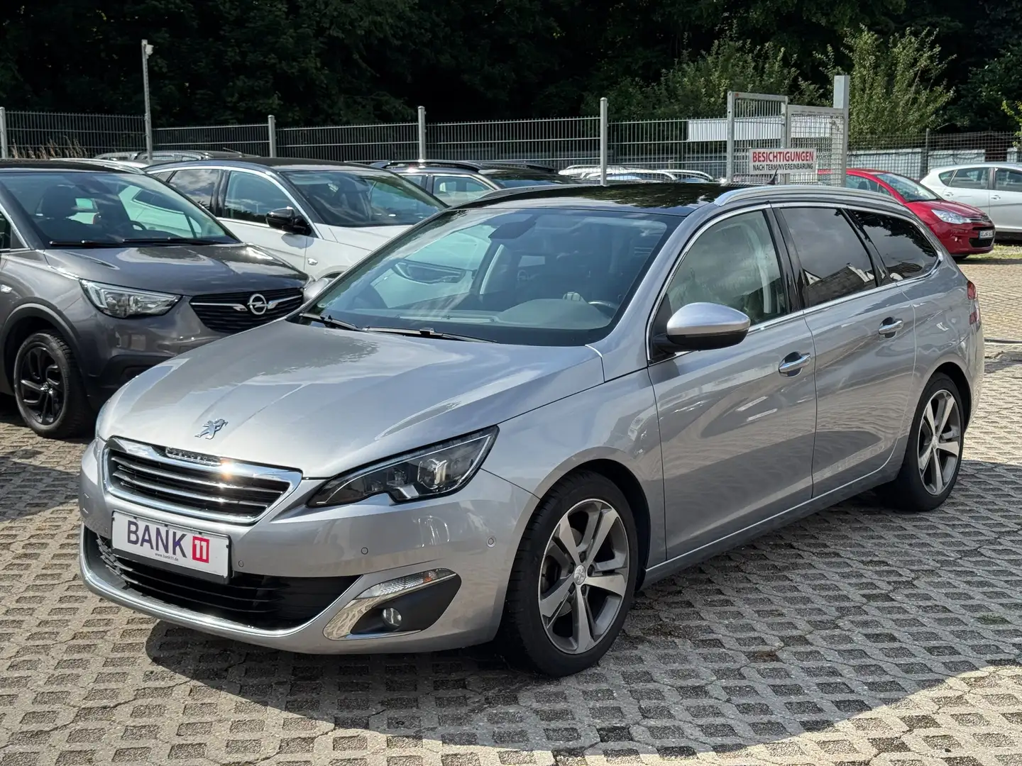 Peugeot 308 1,2i*Vollleder*Sitzheizung*Panorama* Grau - 1