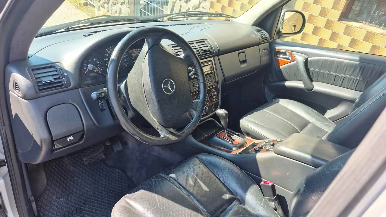 Mercedes-Benz ML 320 Leder Klima Schiebedach Sitzheizung AHK Allwetterreifen Tüv neu, foto 8