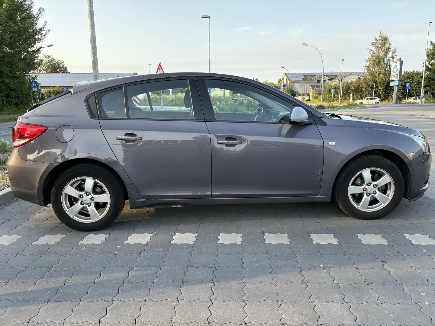 Chevrolet Cruze 1.6 LS - 2