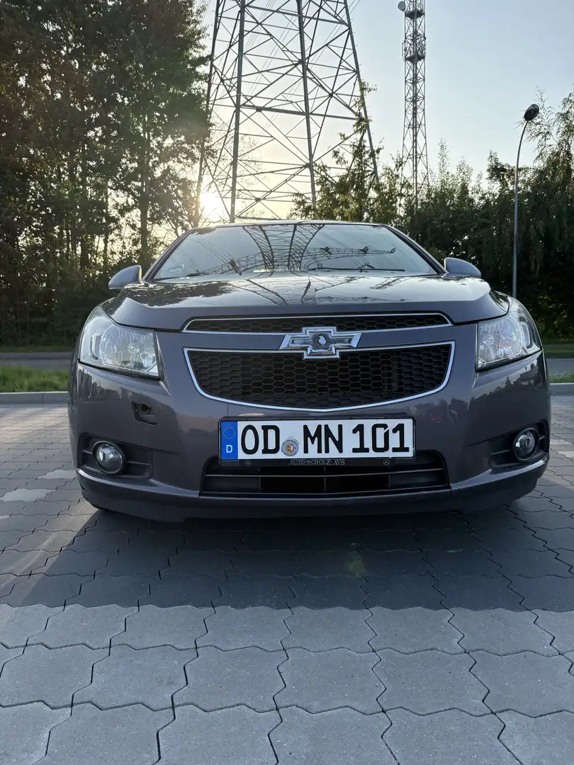 Chevrolet Cruze 1.6 LS - 1