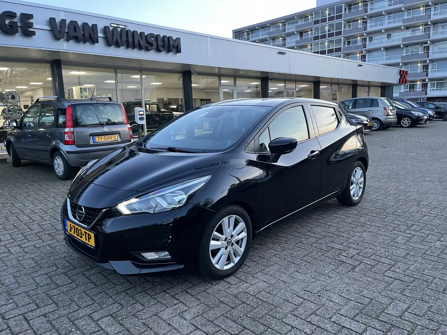 Nissan Micra 1.0 IG-T N-Connecta Automaat Zwart - 1