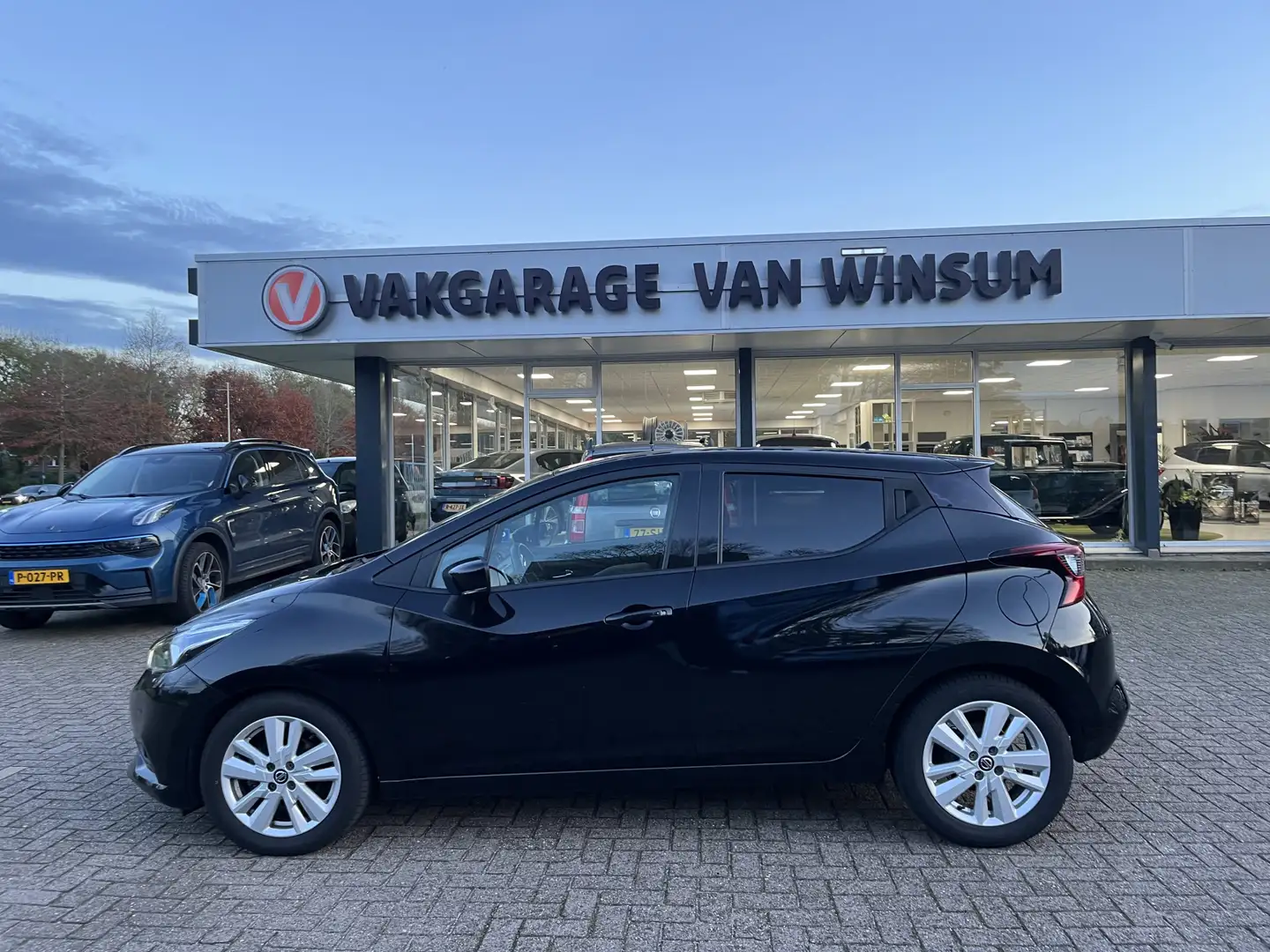 Nissan Micra 1.0 IG-T N-Connecta Automaat Zwart - 2