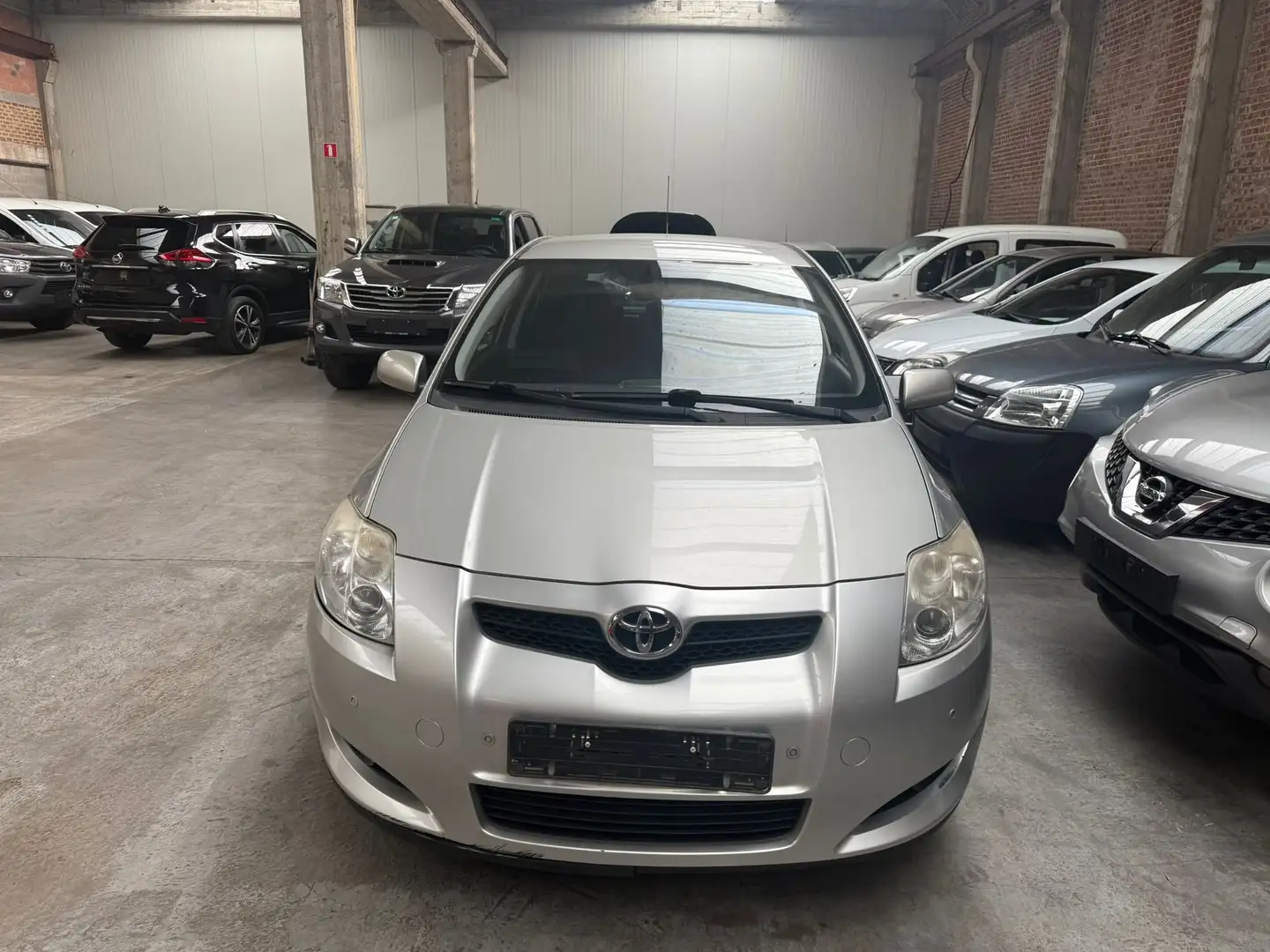 Toyota Auris 1.4 D-4**PROBLEM VITESSE**GERA BOX PROBLEM Grijs - 2
