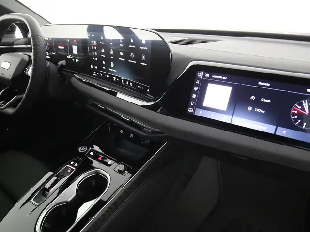Audi A6 view 14