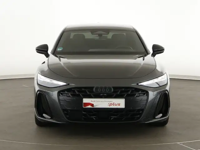 Audi A6 view 3