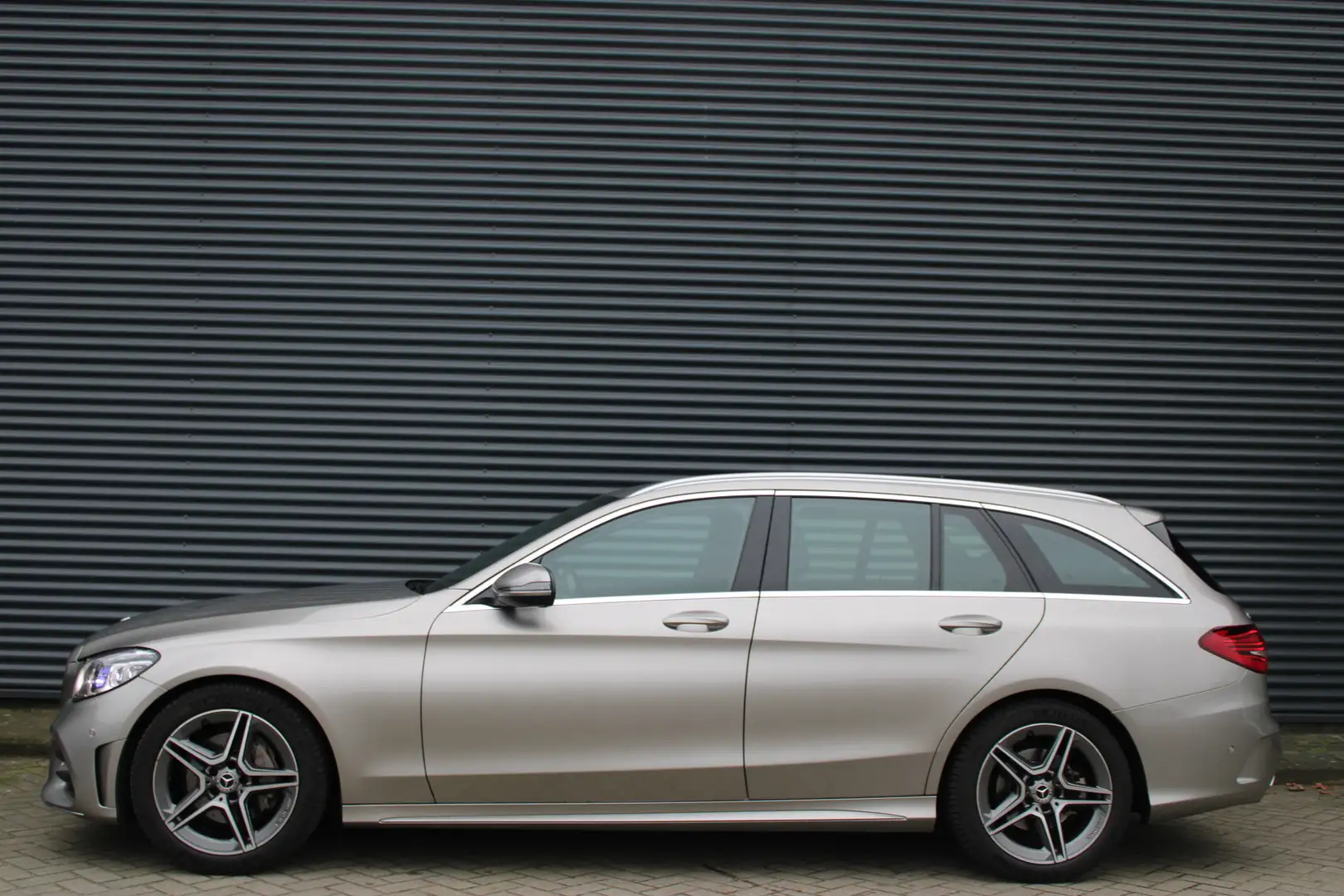 Mercedes-Benz C 200 Estate AMG Plus Upgrade Edition Multibeam-Led Leer Grijs - 2