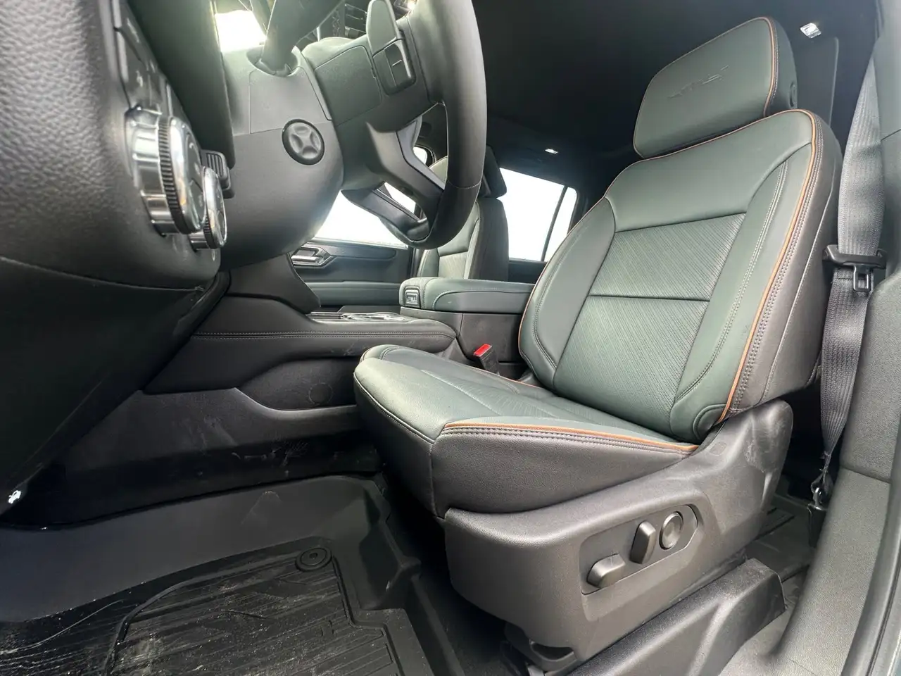 GMC Yukon снимка GMC Yukon