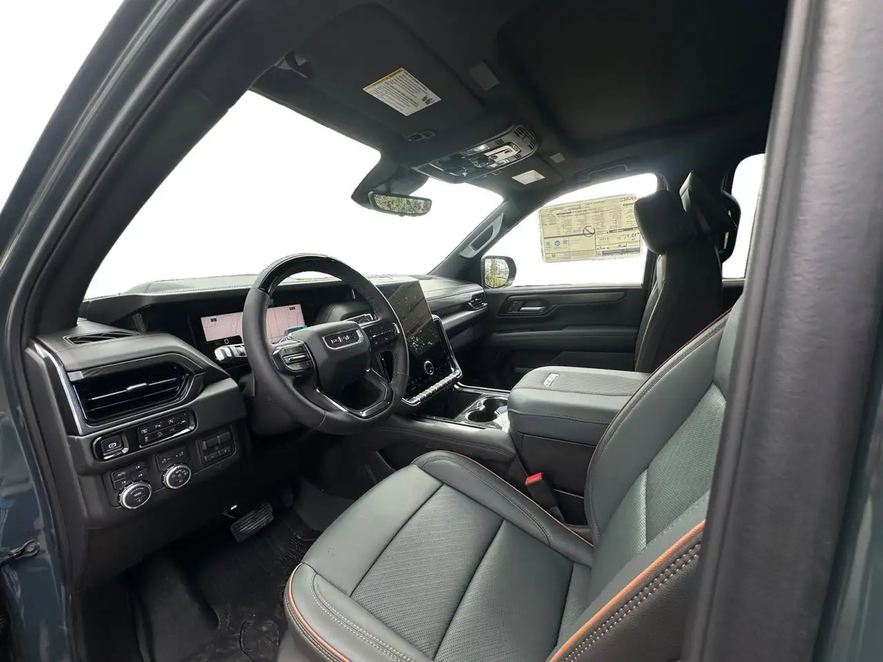 GMC Yukon снимка GMC Yukon