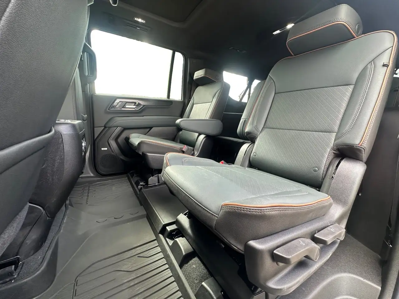 GMC Yukon снимка GMC Yukon