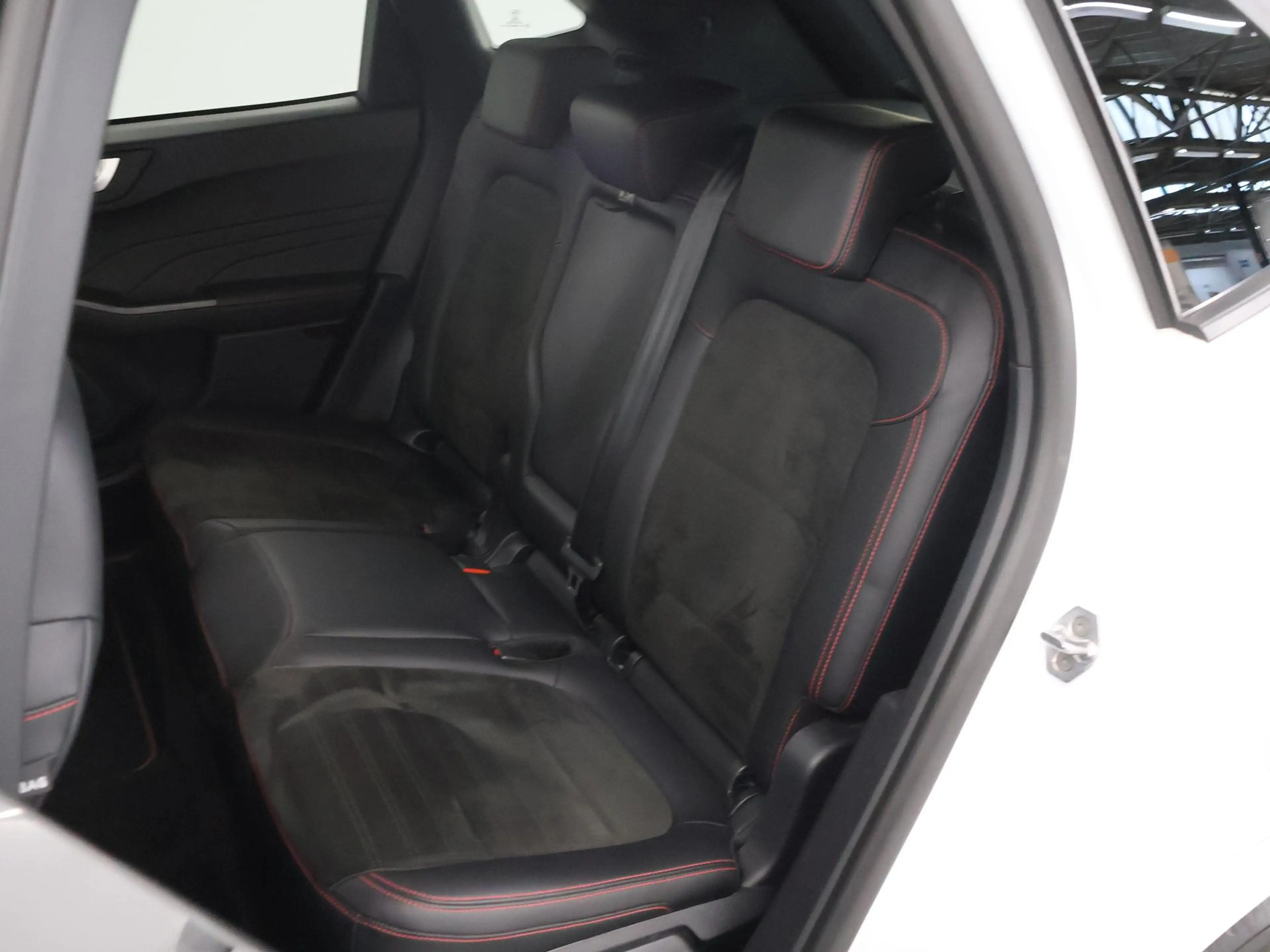 Ford Kuga 2.5 PHEV ST-Line X | Winterpakket | Cruise Control — photo 11