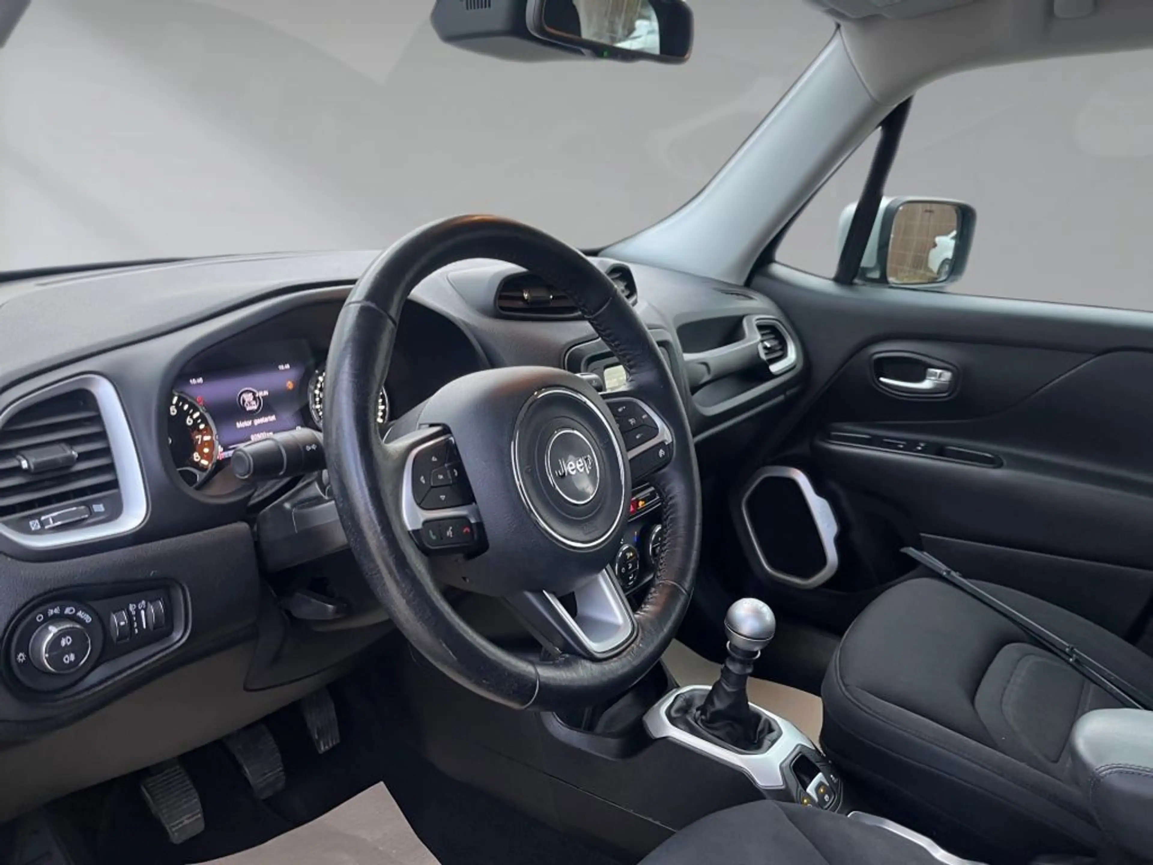 Jeep Renegade 1.4 MultiAir Limited — photo 11