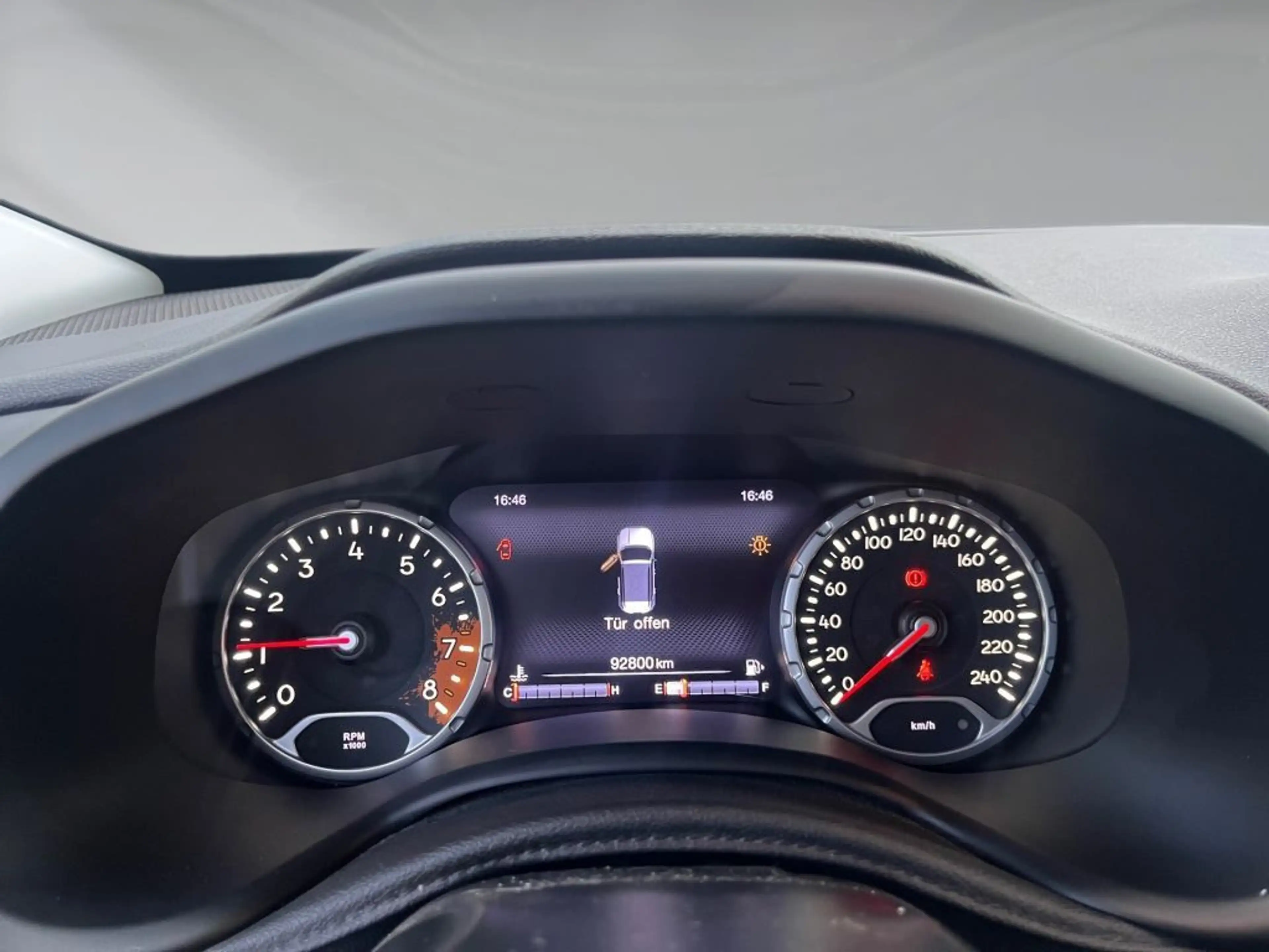 Jeep Renegade 1.4 MultiAir Limited — photo 12
