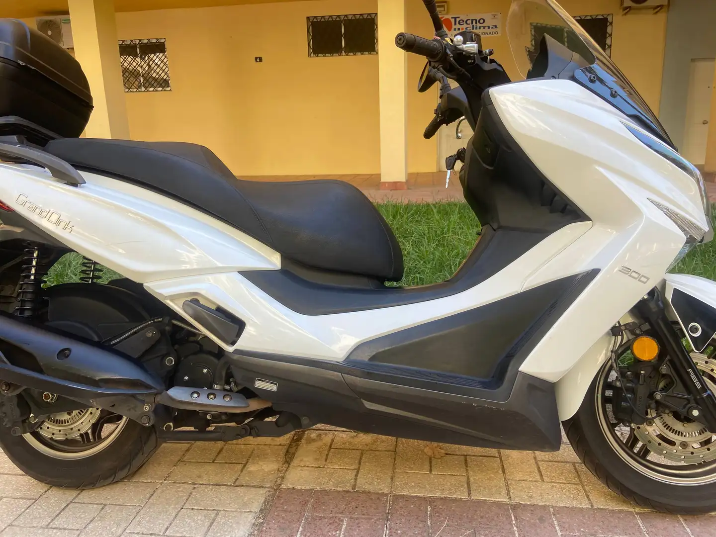 Kymco Grand Dink 300 300 Blanco - 1