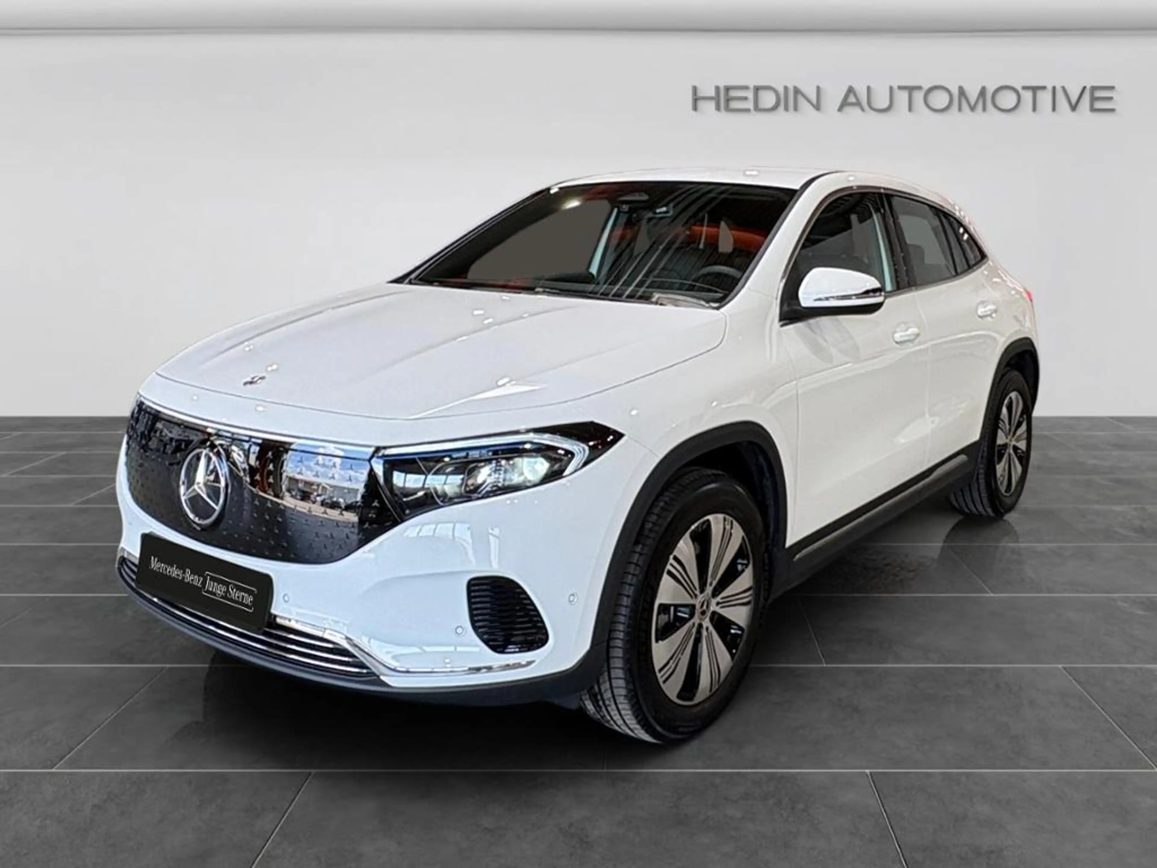 Mercedes-Benz EQA 300 4M PROGRESSIVE|LED|SHZ+LHZ|KAM|USB+|AMBI — photo 2