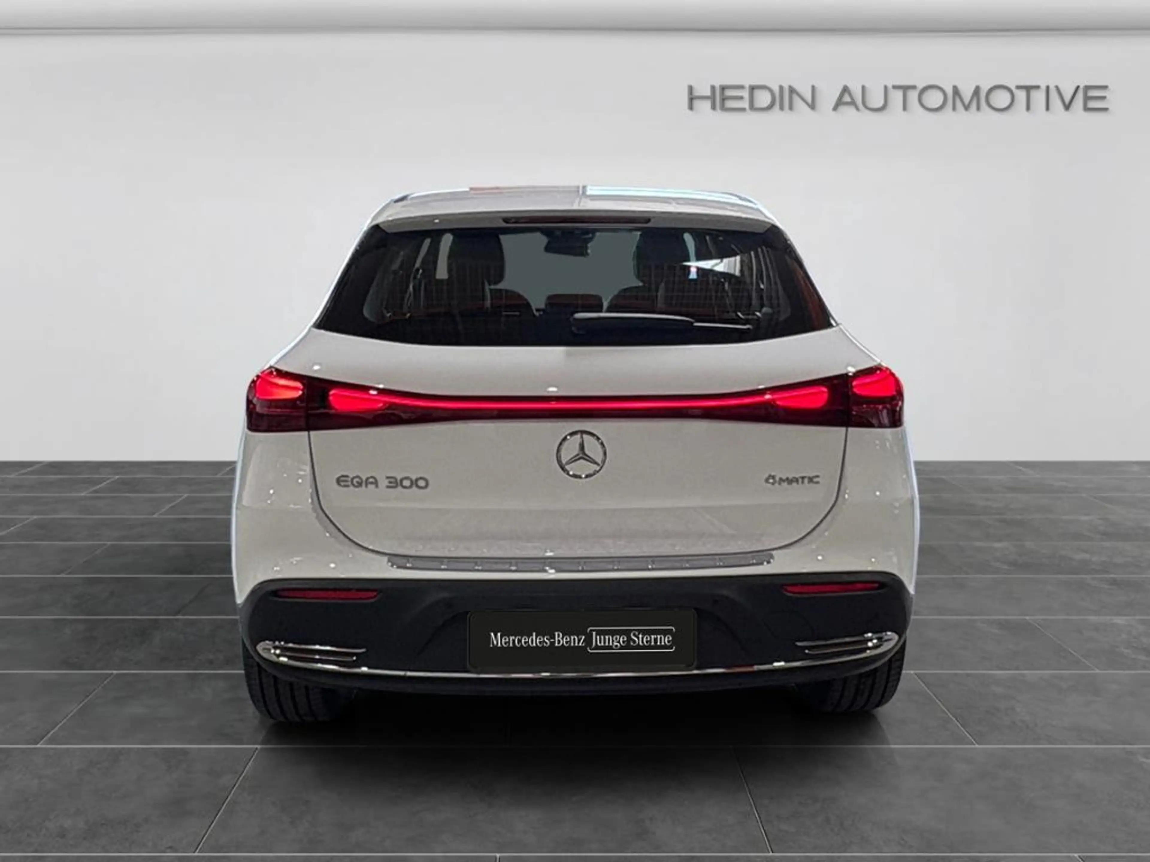Mercedes-Benz EQA 300 4M PROGRESSIVE|LED|SHZ+LHZ|KAM|USB+|AMBI — photo 6
