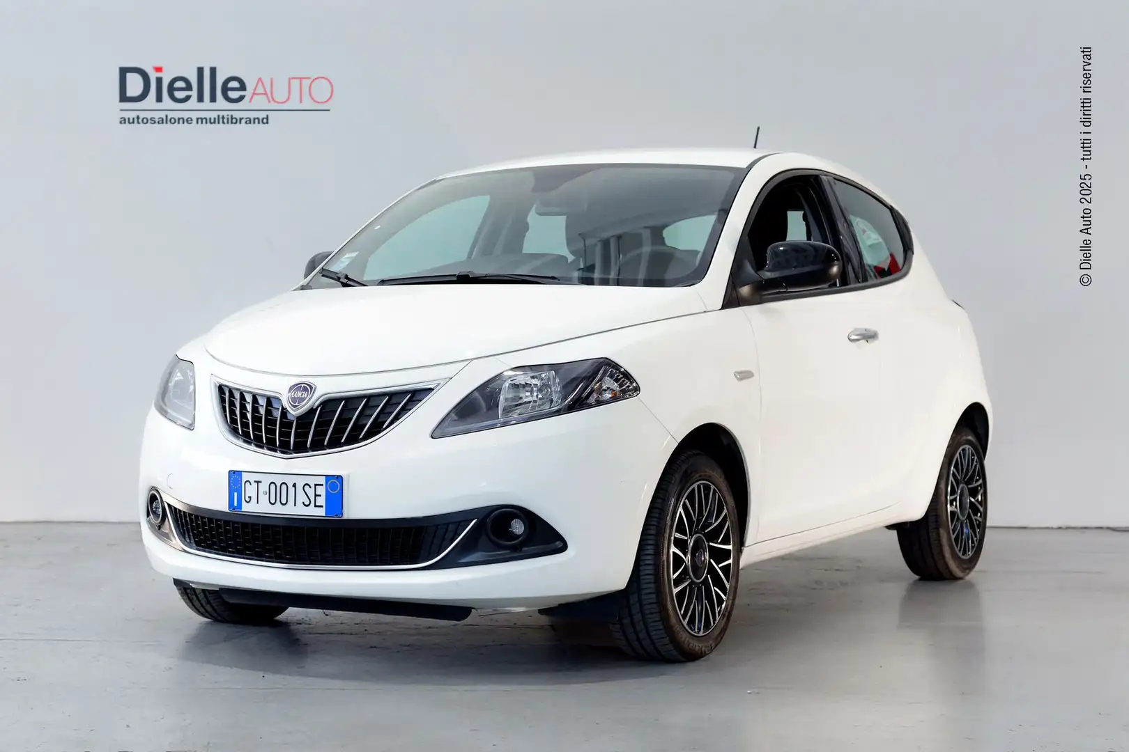 Lancia Ypsilon 1.0 FireFly 5 porte S&S Hybrid Platino 70CV Bianco - 1