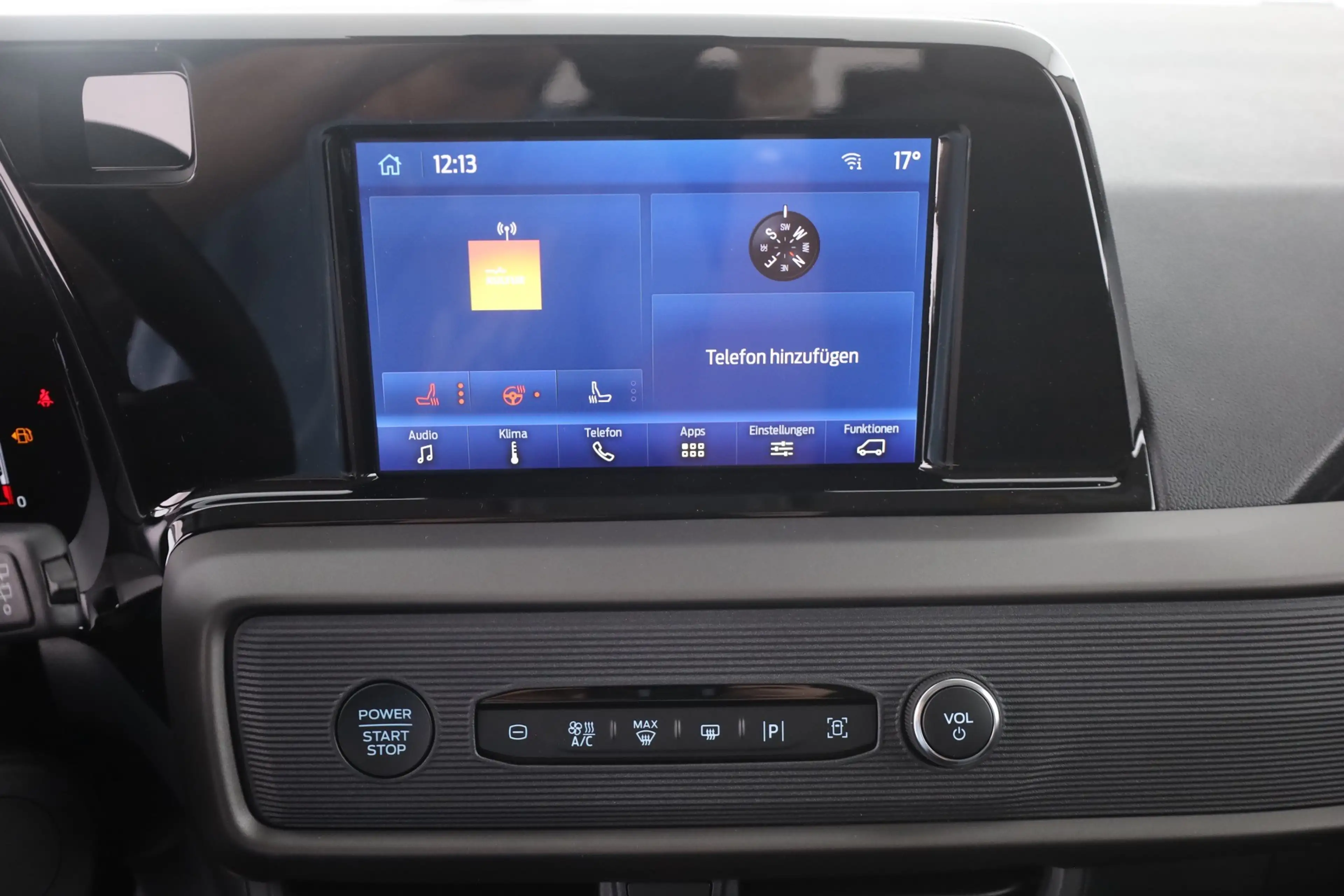 Ford Tourneo Courier Titanium 1.0 EB Aut. Kamera SItzhe — photo 11