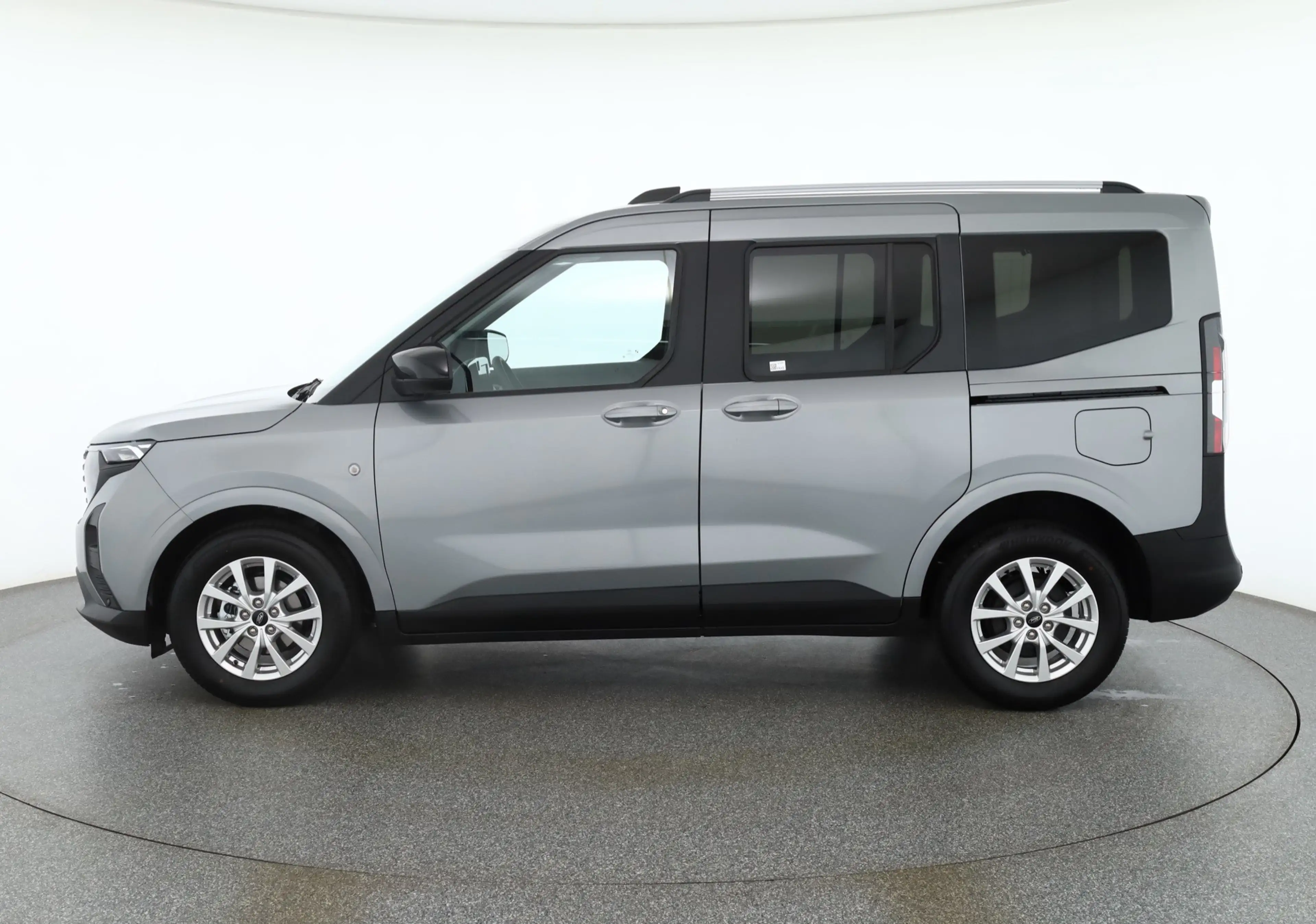 Ford Tourneo Courier Titanium 1.0 EB Aut. Kamera SItzhe — photo 2