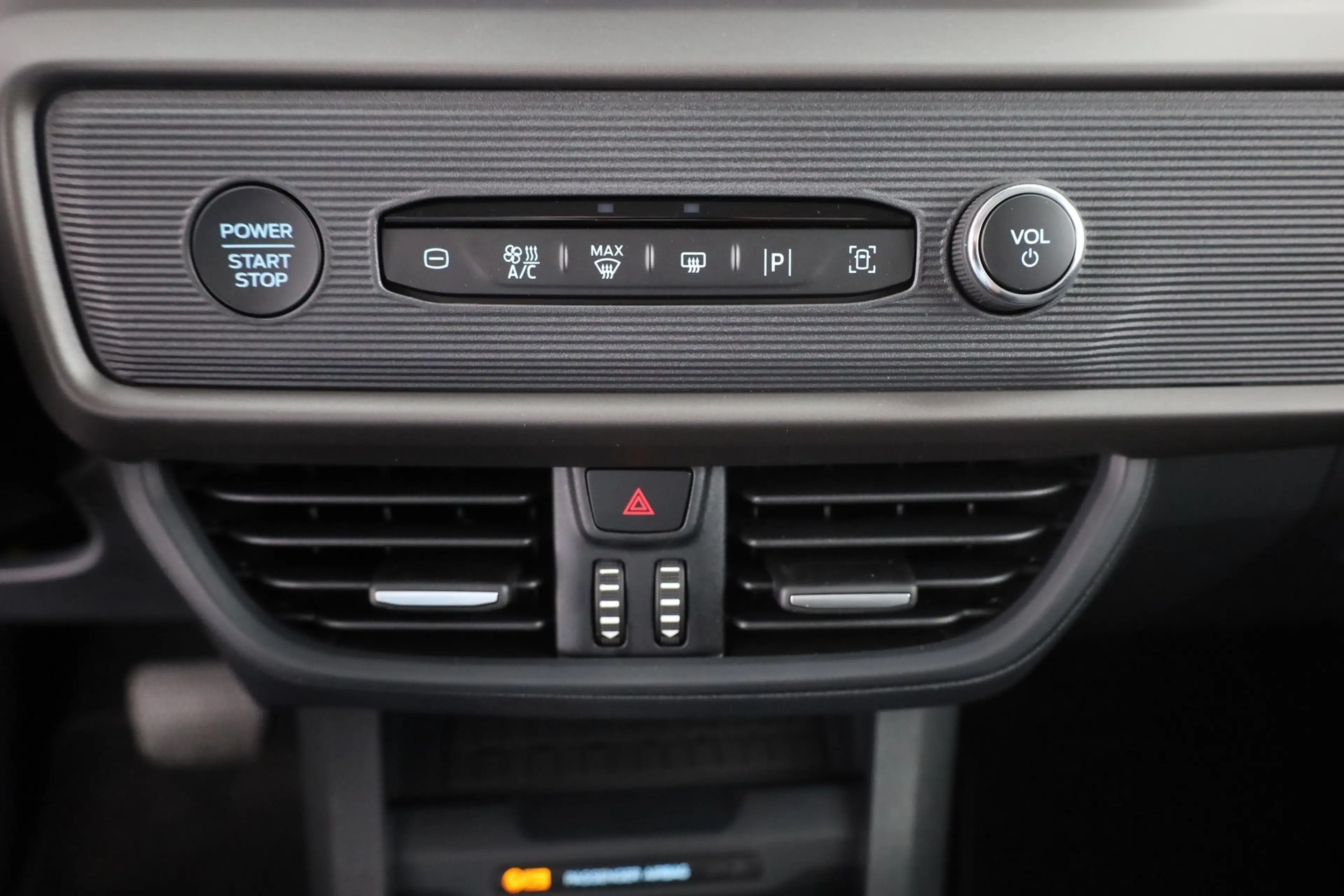 Ford Tourneo Courier Titanium 1.0 EB Aut. Kamera SItzhe — photo 12