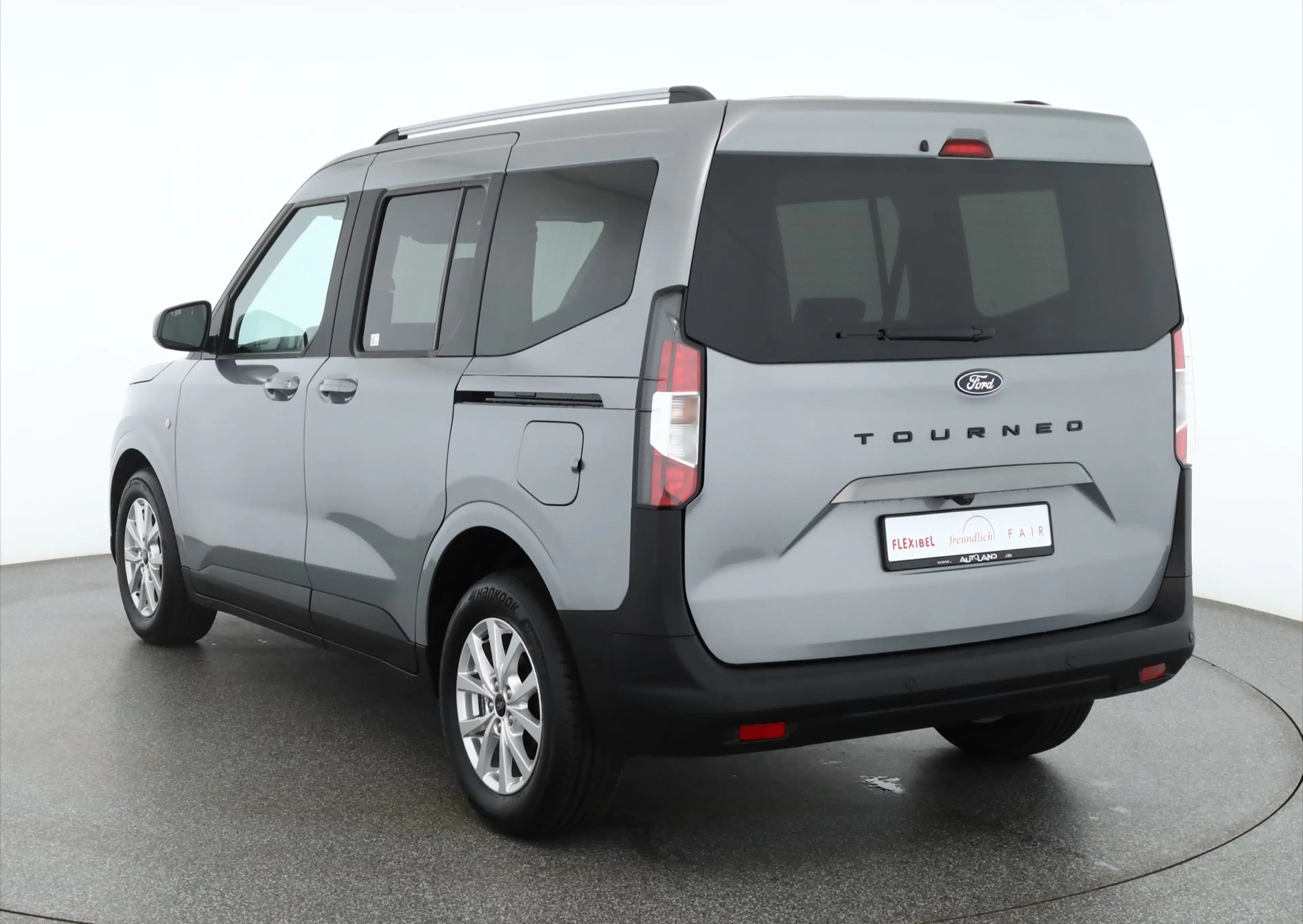 Ford Tourneo Courier Titanium 1.0 EB Aut. Kamera SItzhe — photo 3
