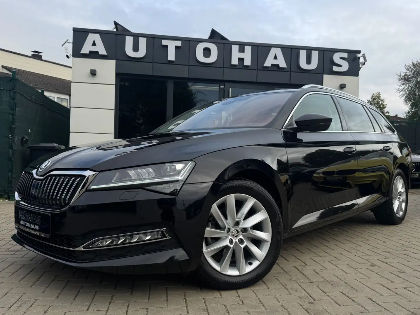 Skoda Superb Combi Premium Edition DSG Canton Noir - 1
