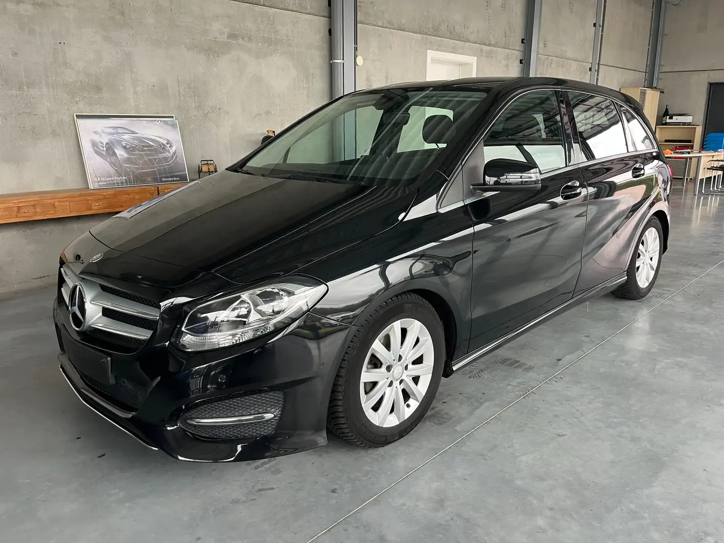 Mercedes-Benz B 180 d Style 1.5d 109 pk | Handgeschakeld | Zwart Leder Noir - 1