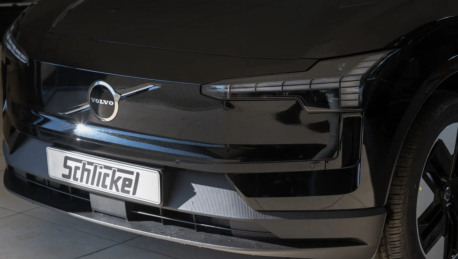 Volvo EX30 Plus Single Electric Navi ACC Kamera 2-Zonen-Klima Schwarz - 2