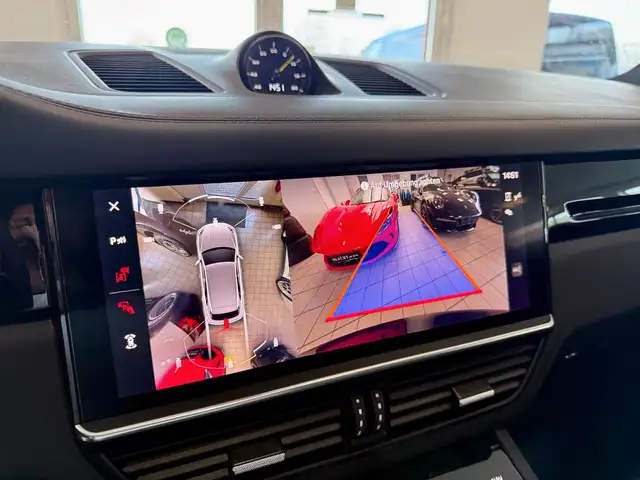 Porsche Cayenne view 15