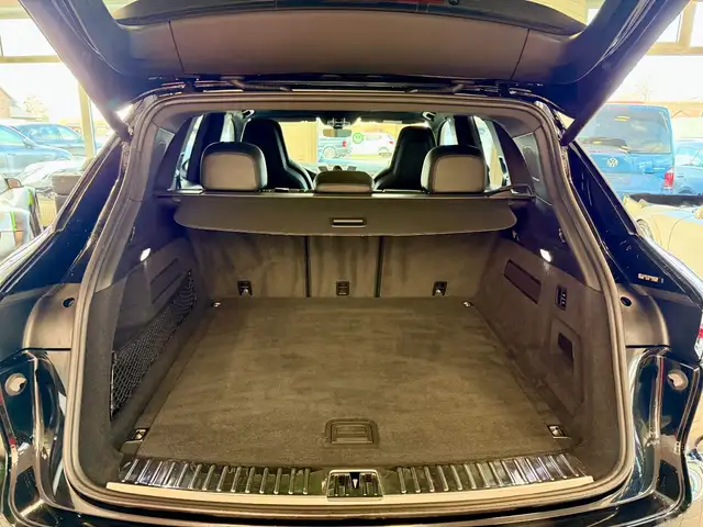 Porsche Cayenne view 9