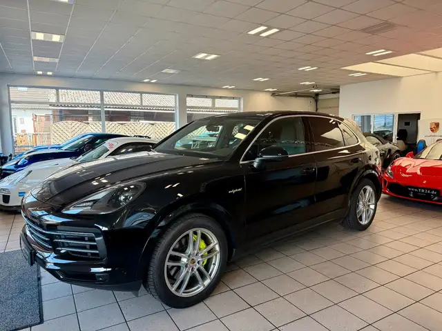 Porsche Cayenne view 2