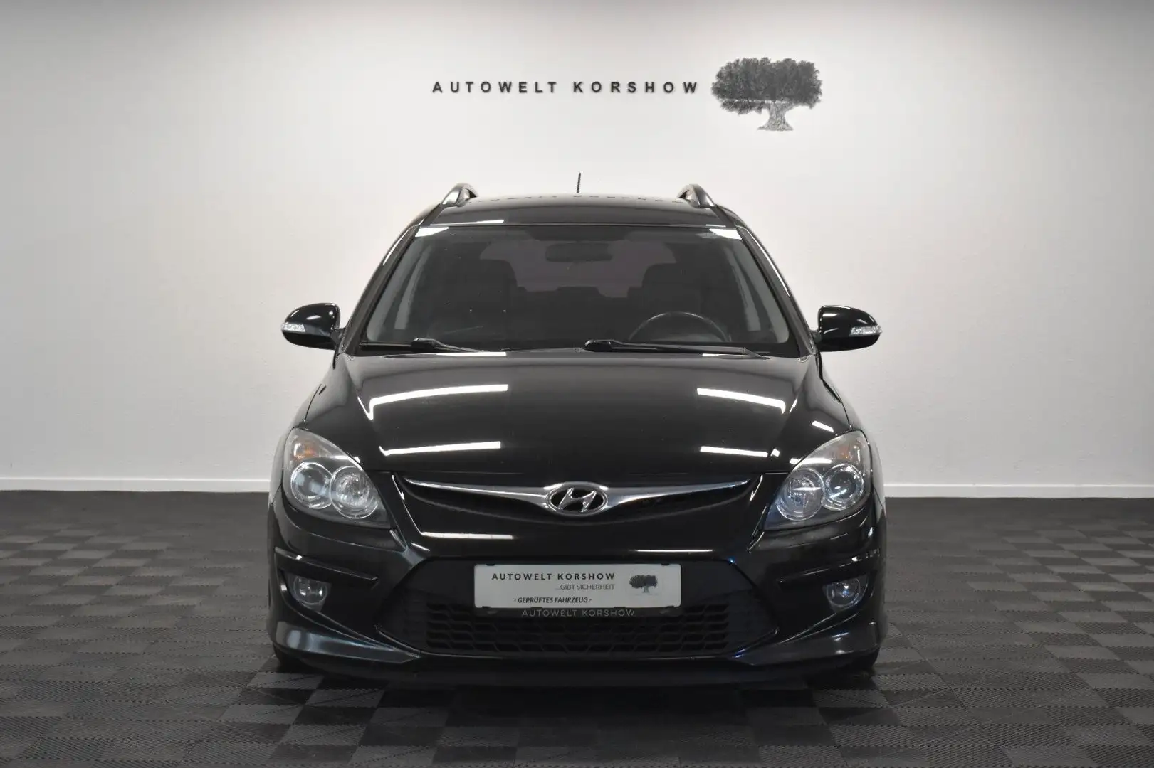 Hyundai i30 cw FIFA WM Edition *XENON *SITZHZG *KLIMA Zwart - 2