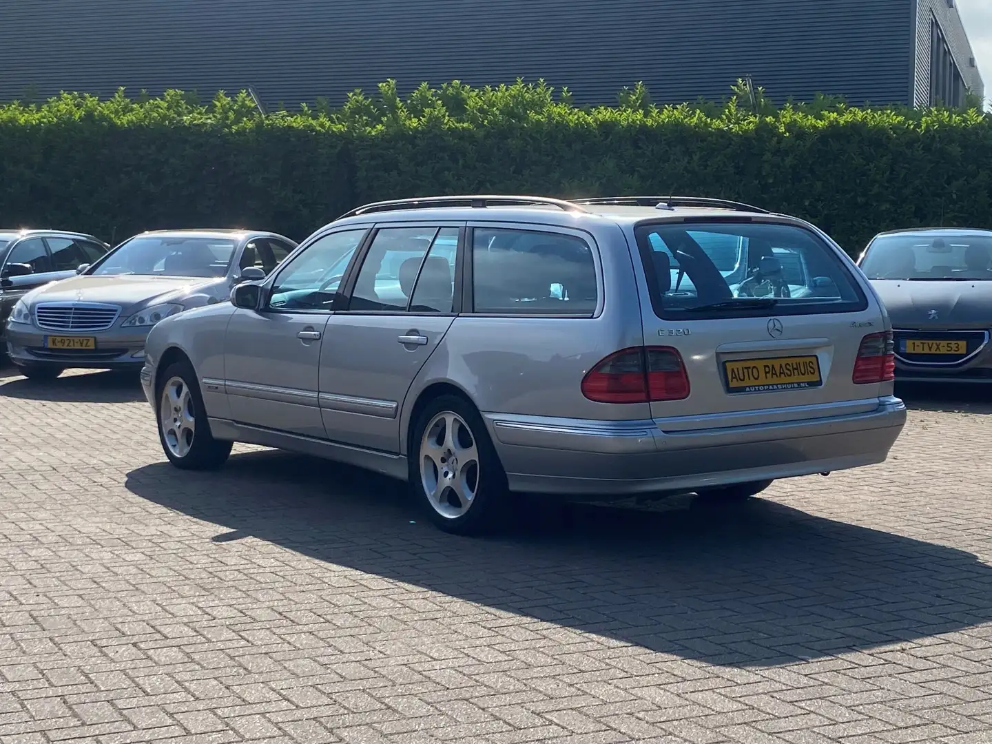 Mercedes-Benz E 320 Combi Avantgarde Select 4-Matic €8223,- Netto ex. Grijs - 2