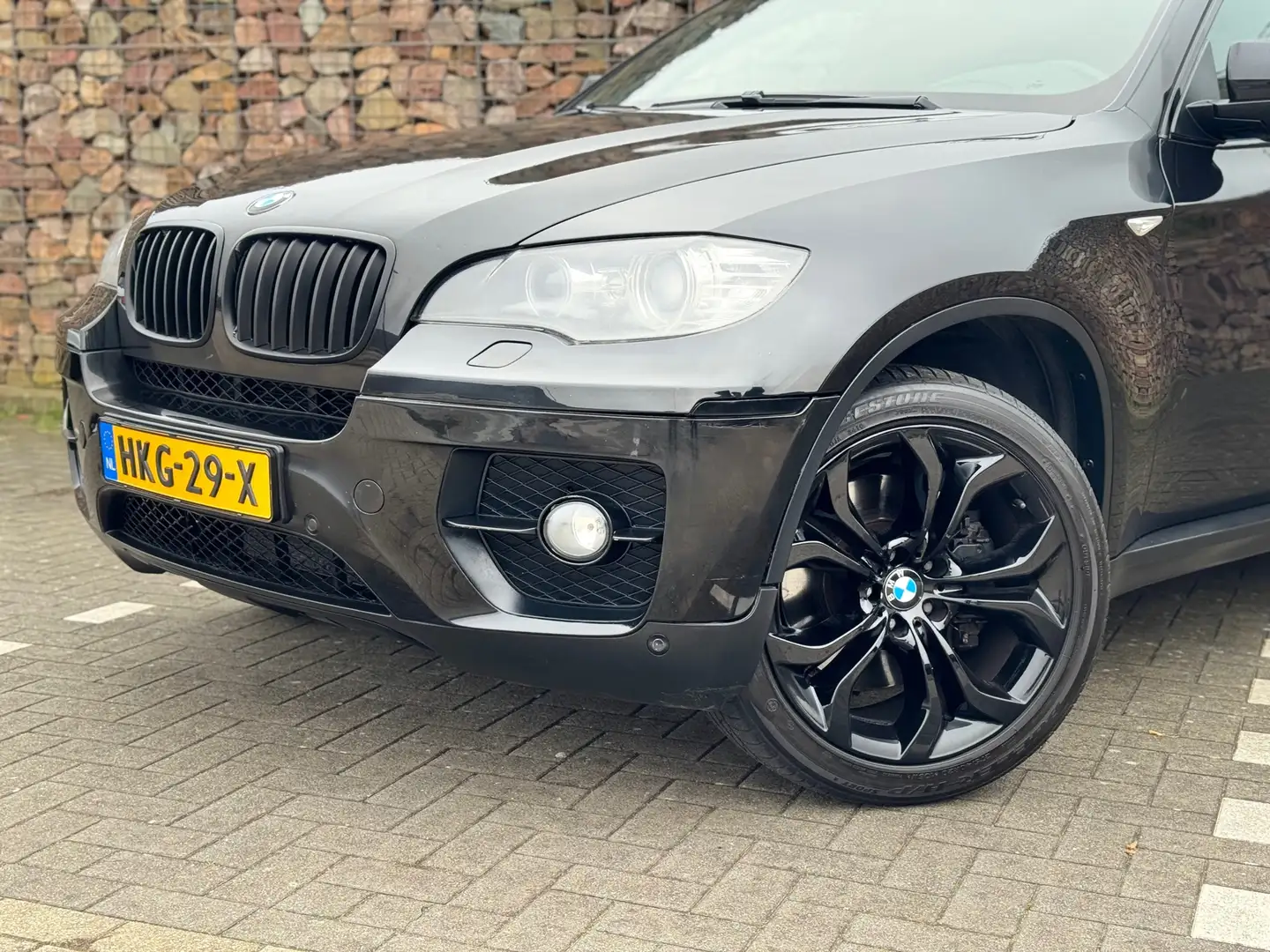 BMW X6 XDrive50i High Executive Schwarz - 2