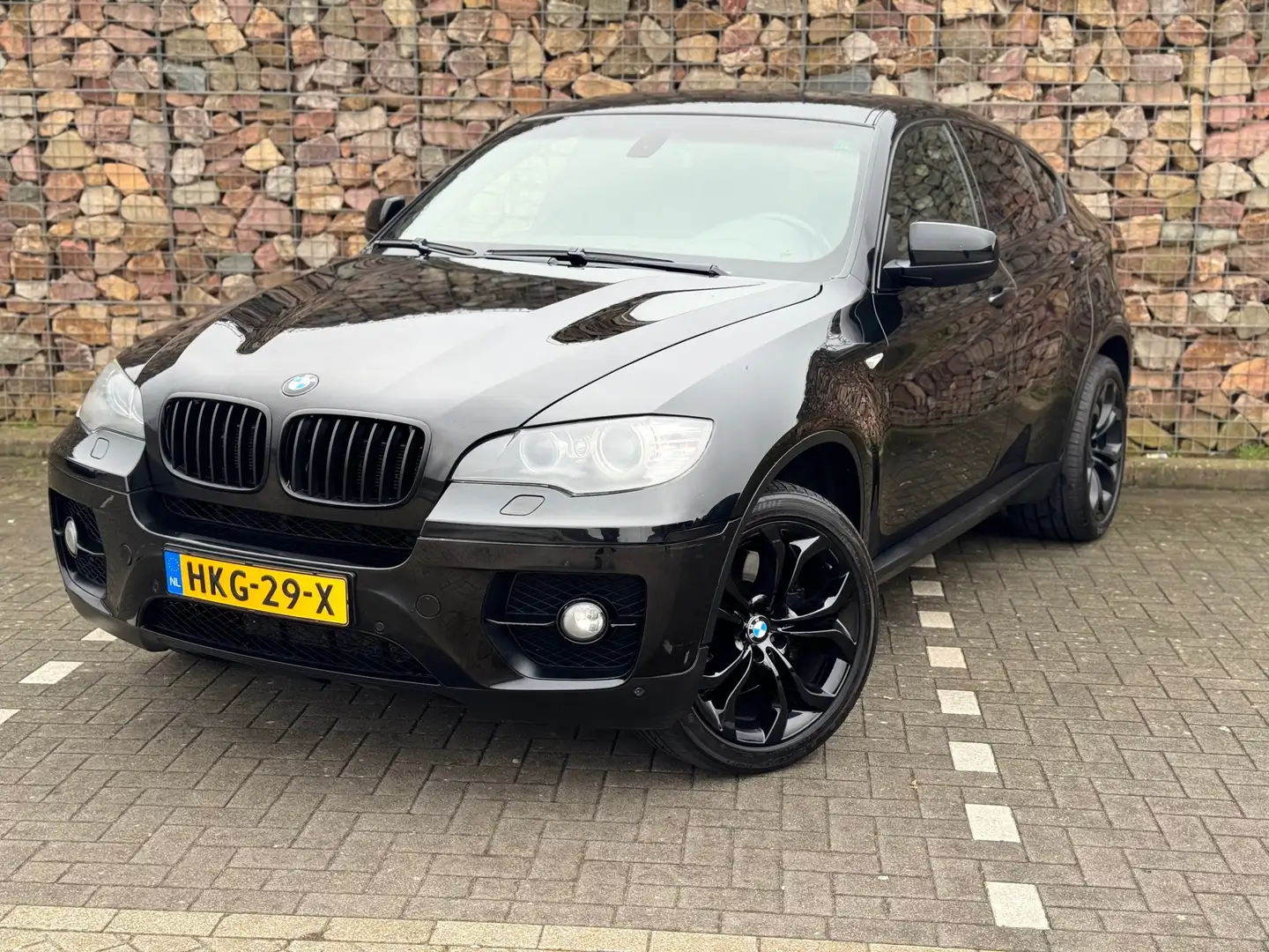 BMW X6 XDrive50i High Executive Schwarz - 1