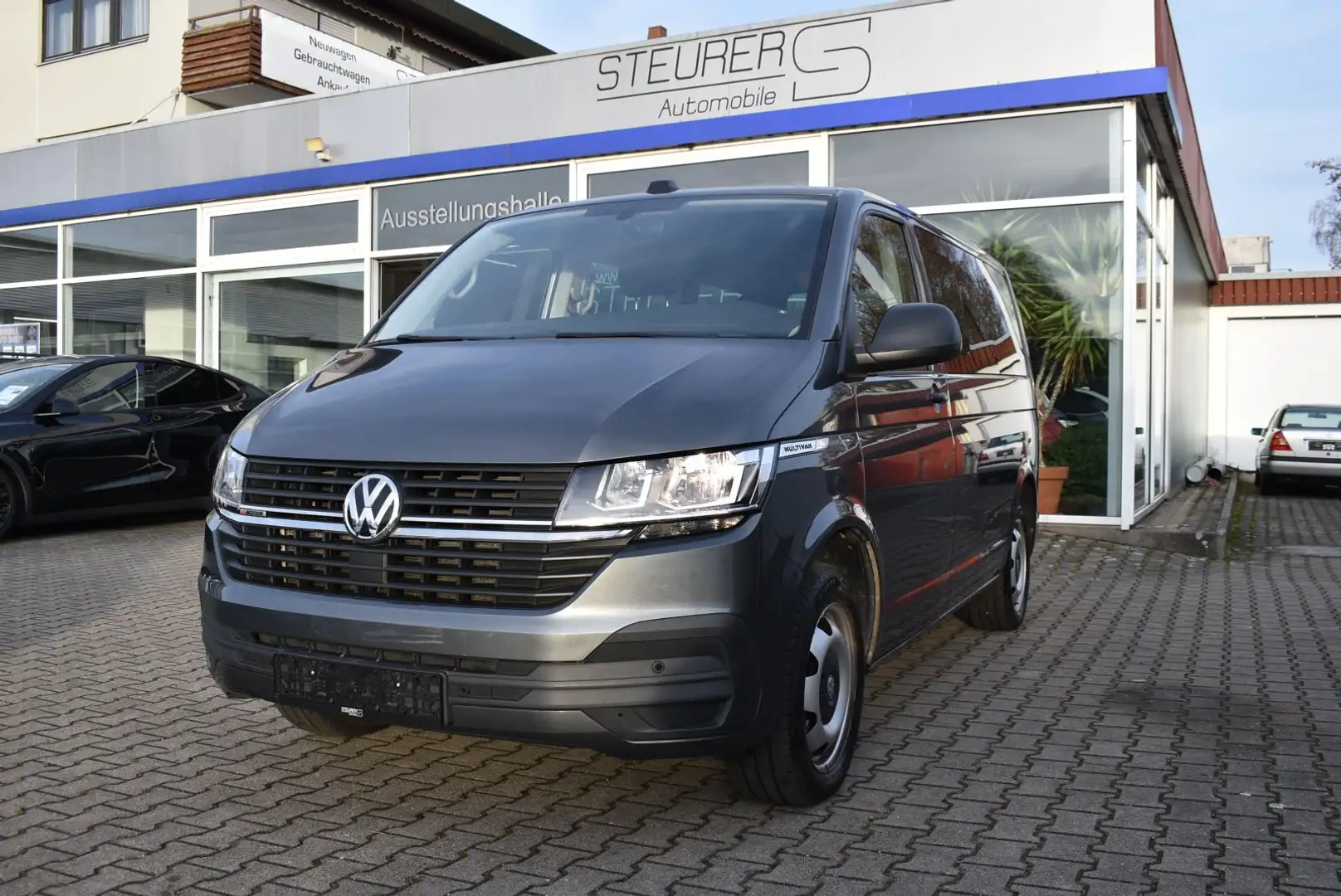 Volkswagen T6 2.0 TDI DSG 4Motion Multivan Navi Standhzg Grau - 1