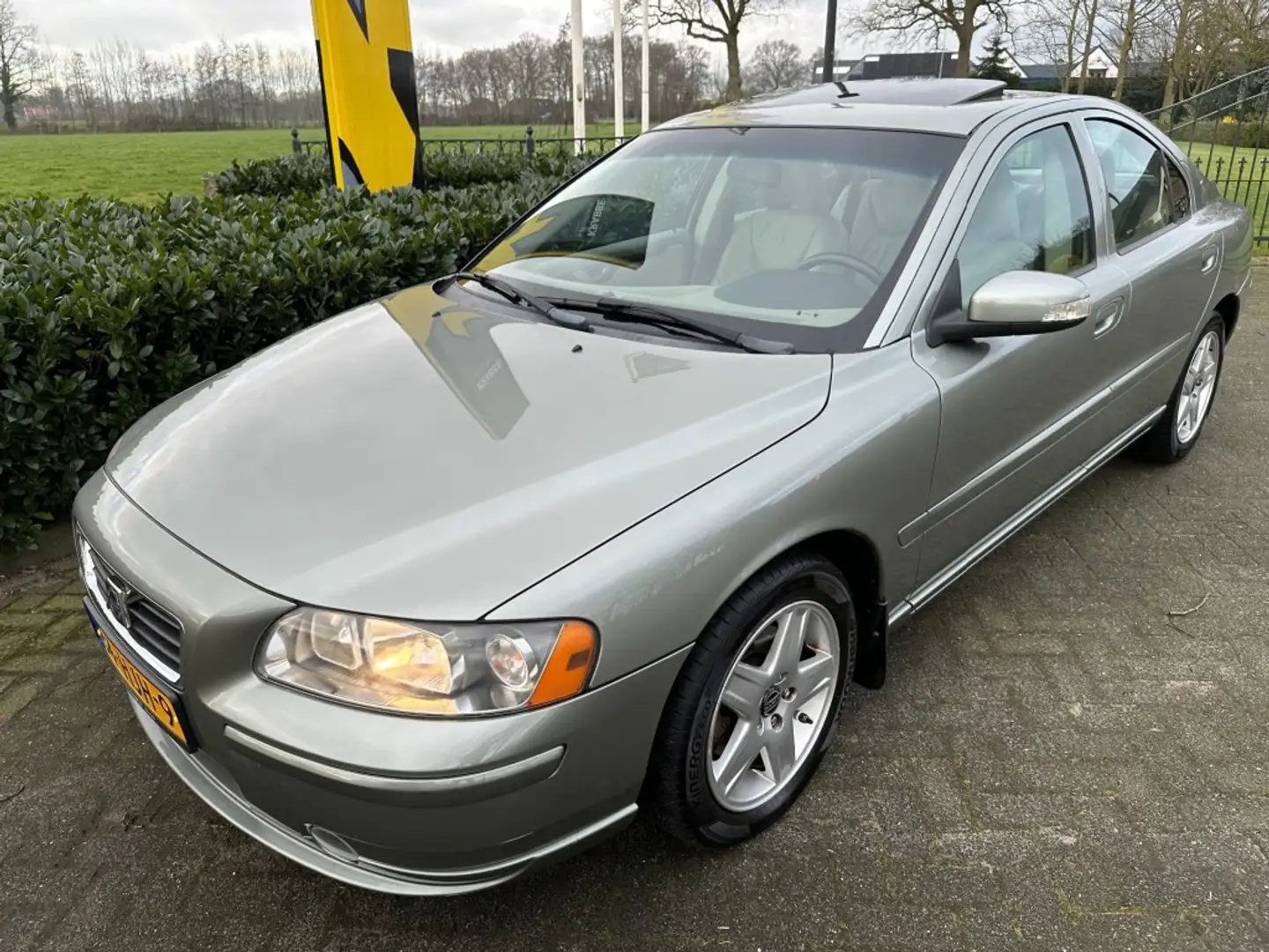 Volvo S60 2.5T 154 kW Summum Schuifdak / Leder / Bose Verde - 1