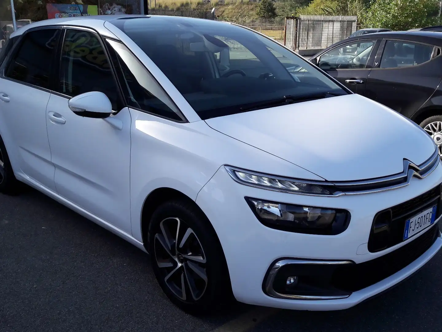 Citroen C4 Picasso 1.6 bluehdi Shine s&s 120cv Bianco - 2