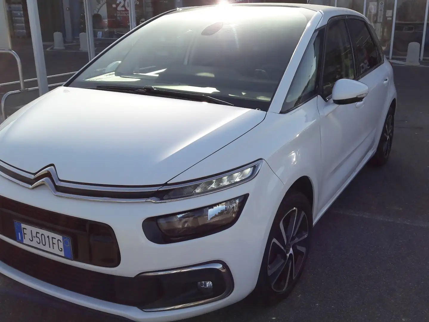 Citroen C4 Picasso 1.6 bluehdi Shine s&s 120cv Bianco - 1