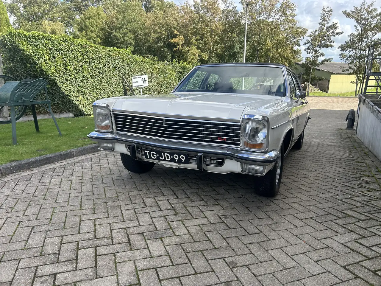 Opel Diplomat Sedan, foto 5