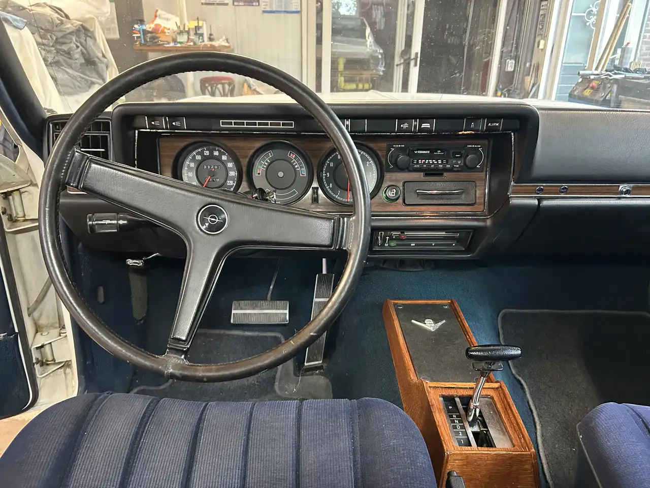 Opel Diplomat Sedan, foto 11