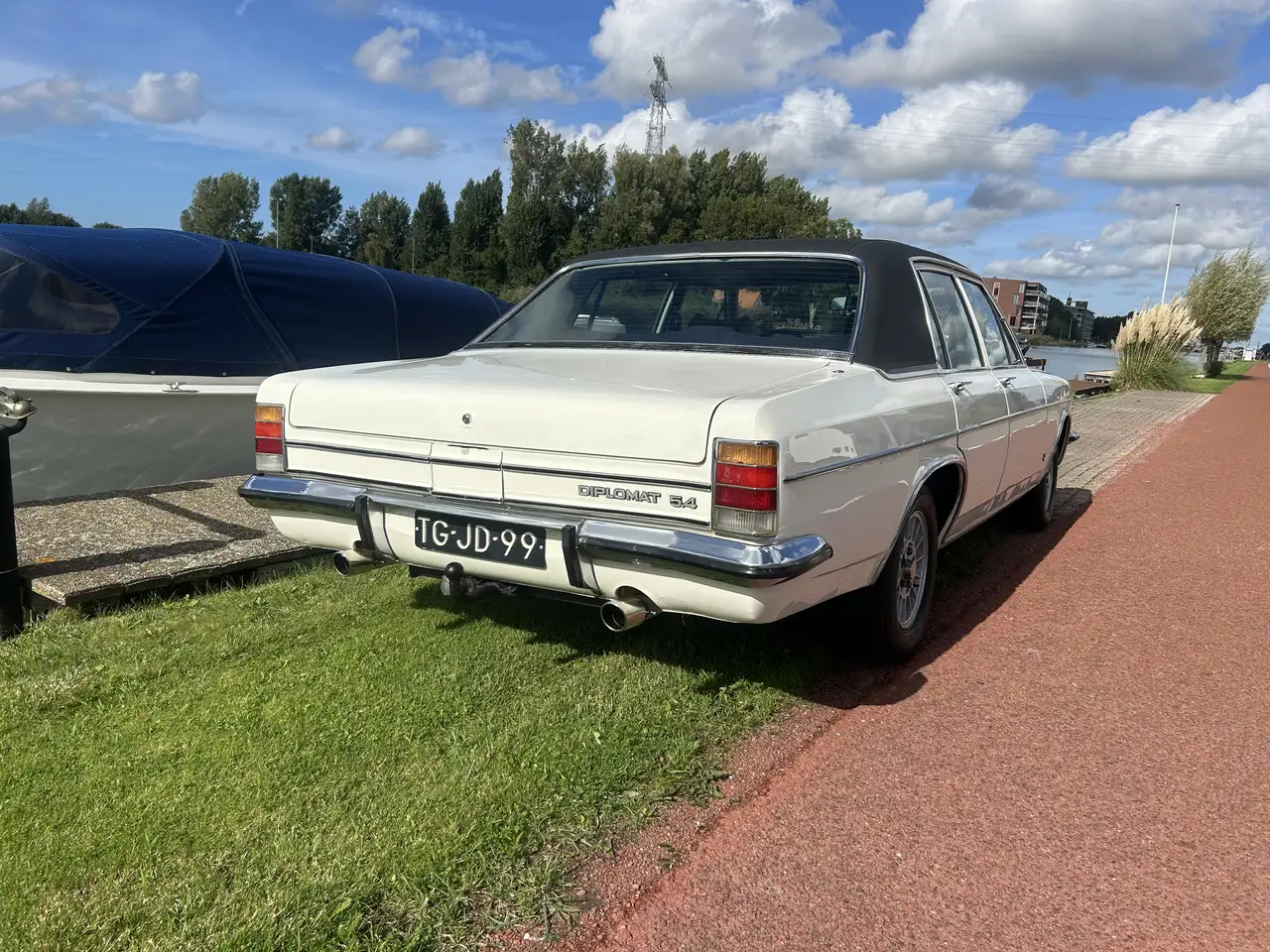 Opel Diplomat Sedan, foto 4