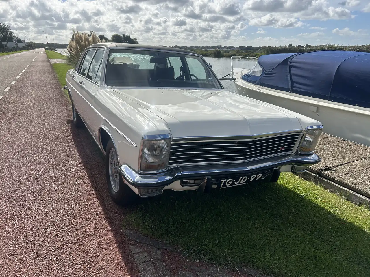 Opel Diplomat Sedan, foto 2
