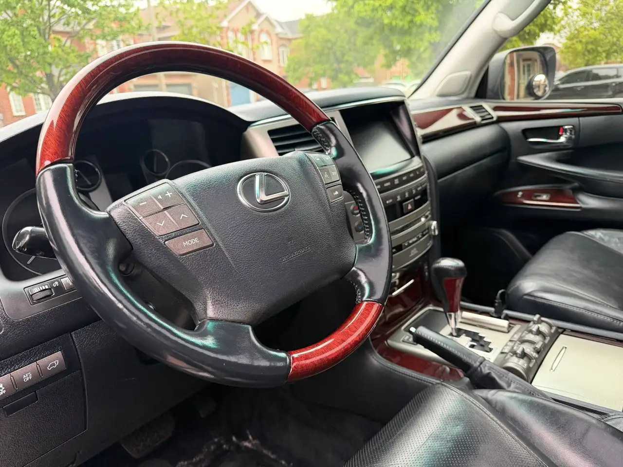 Lexus LX fotografie Lexus LX