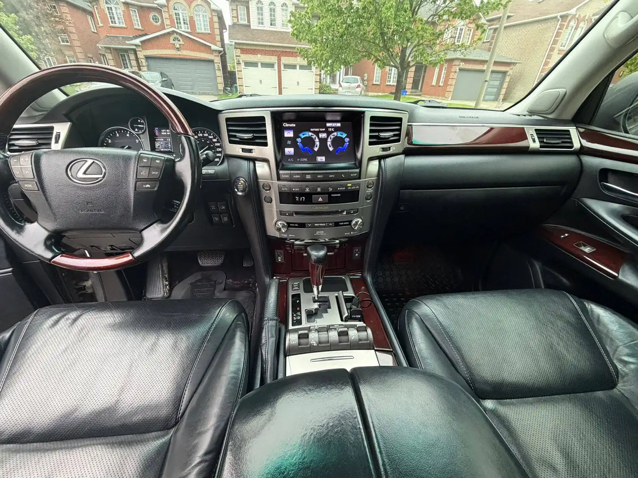 Lexus LX fotografie Lexus LX